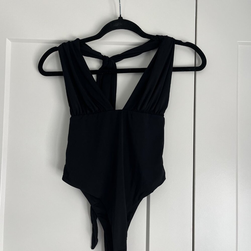 Princess Polly Black Plunge Halter Bodysuit Deep V Neck Long Sleeve NWT Size 6 - Picture 1 of 10